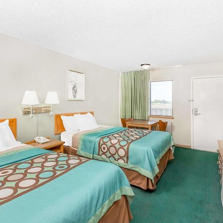 Butler Budgetel Inn & Suites מראה חיצוני תמונה