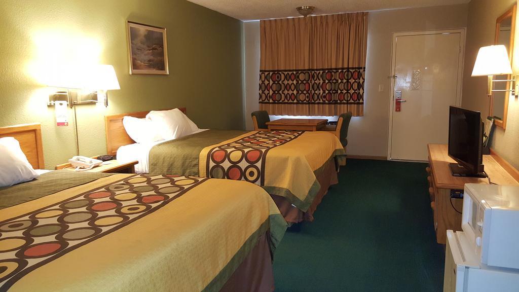 Butler Budgetel Inn & Suites מראה חיצוני תמונה