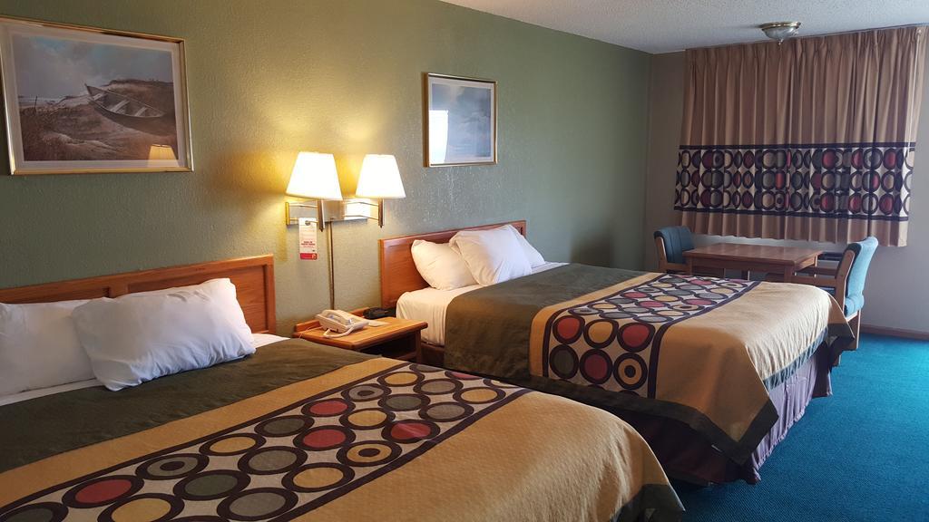Butler Budgetel Inn & Suites מראה חיצוני תמונה