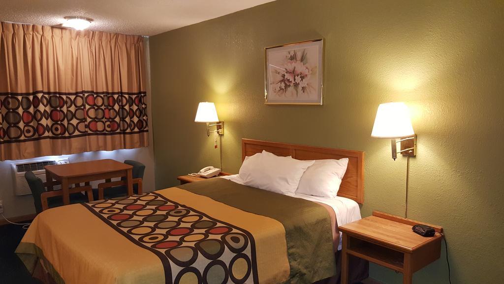 Butler Budgetel Inn & Suites מראה חיצוני תמונה