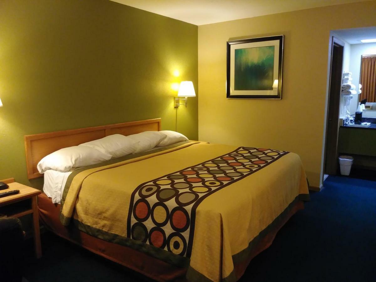 Butler Budgetel Inn & Suites מראה חיצוני תמונה